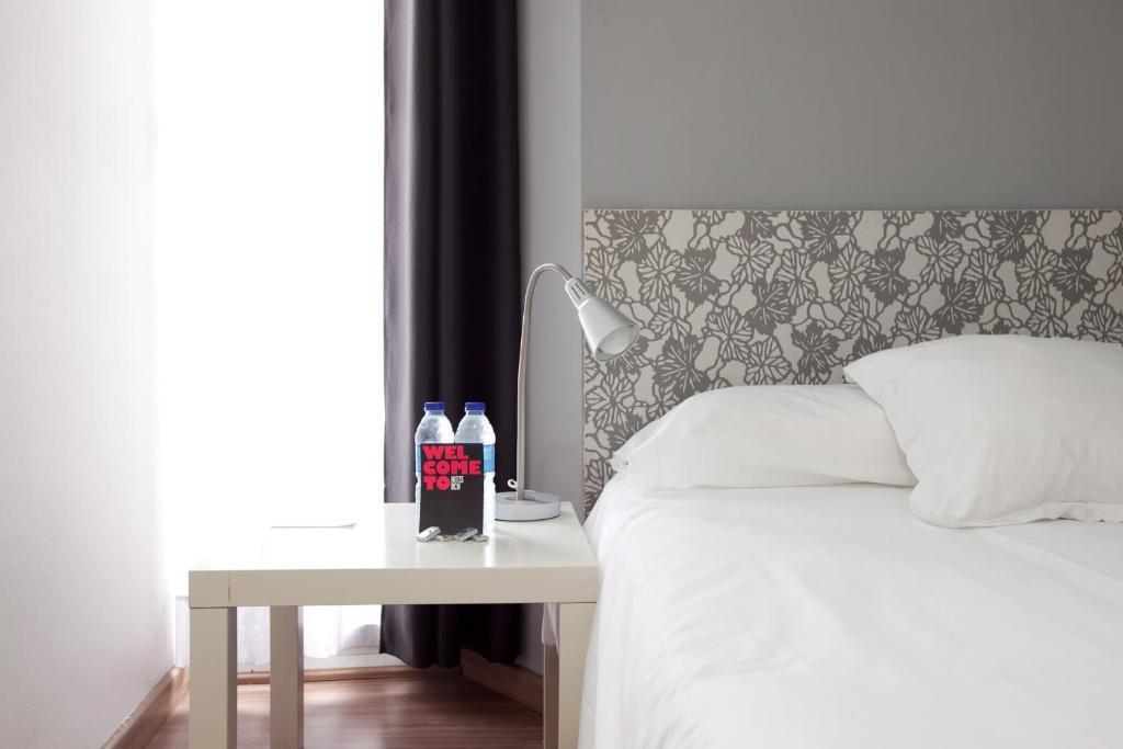 Hostal Nitzs Bcn Барселона Номер фото