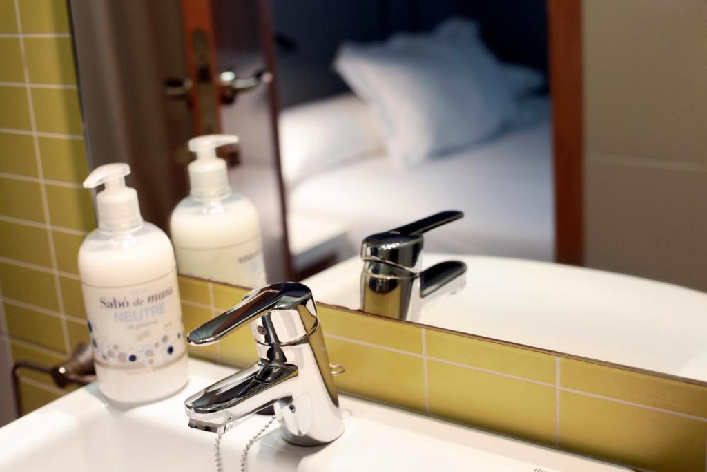 Hostal Nitzs Bcn Барселона Номер фото